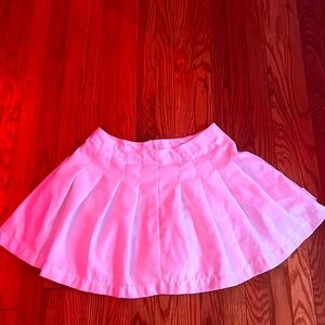 Cute white pleated skirt